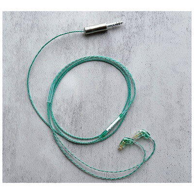 Mouton Eme-Quatre hue-3 / WAGNUS. Original 4.4mm 5-pole Plug EIR - ARGENTA / Custom 2pin / ロゴ&イヤーコネクタアートワーク エメラルド装飾